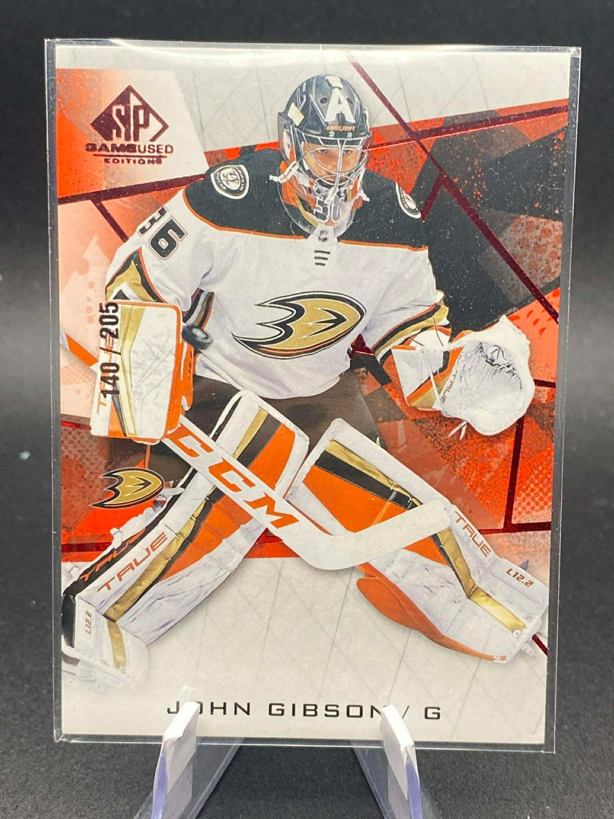 John Gibson 2021-22 Upper Deck SP Game Used /205 Red Fragment #62 Ducks SSP