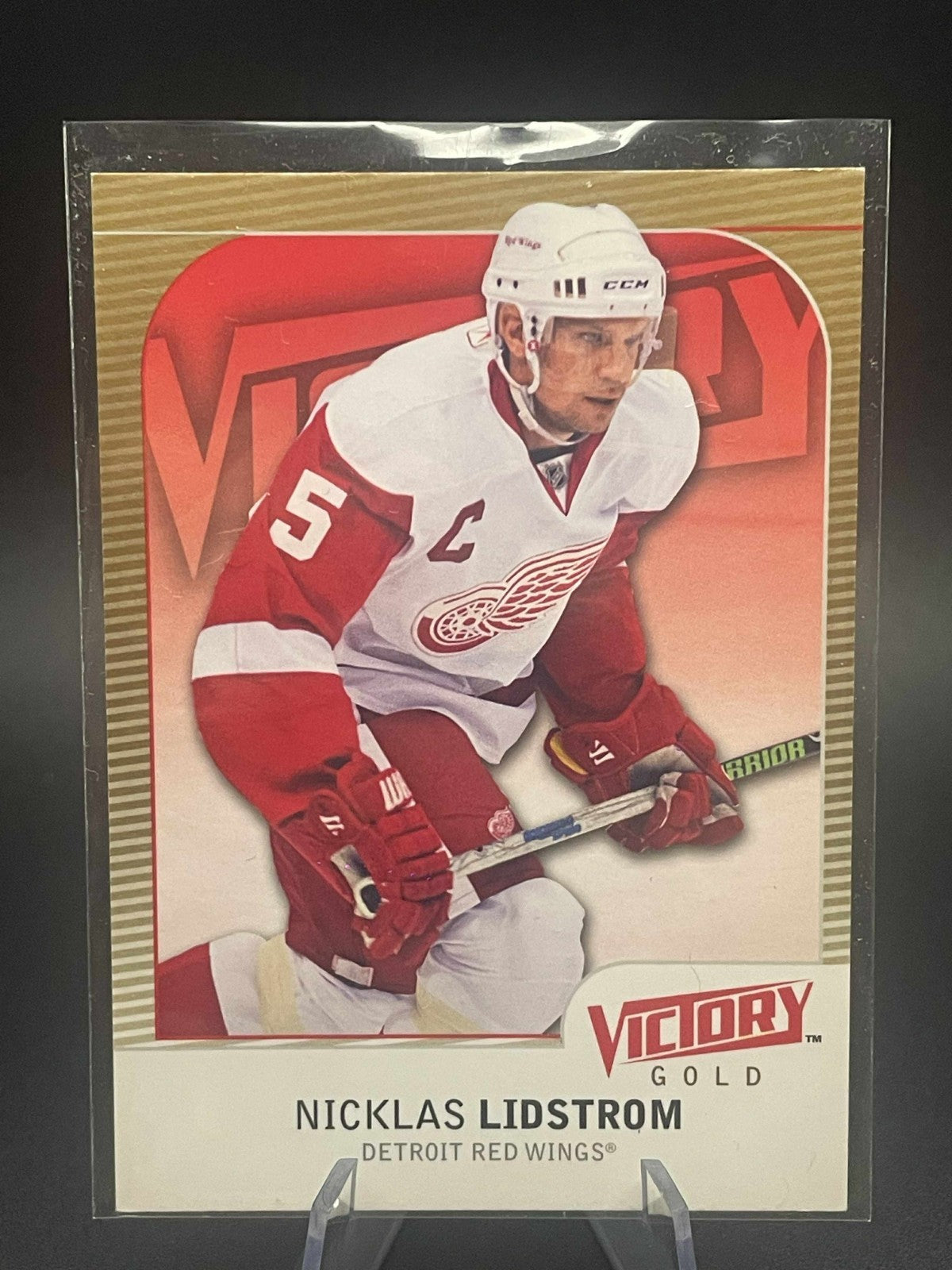 2009-10 Upper Deck Victory Gold Nicklas Lidstrom #69 HOF REF I