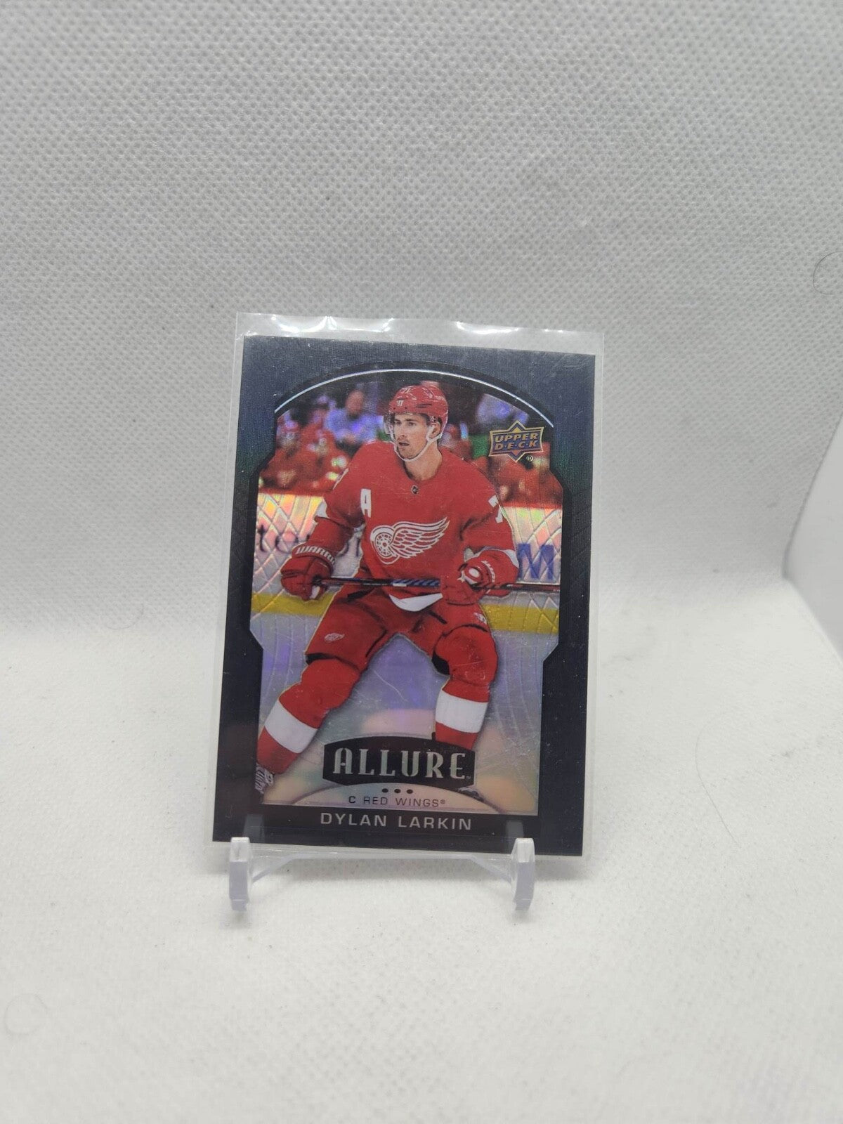 Dylan Larkin #26 - 2020-21 Allure - Base Black Rainbow