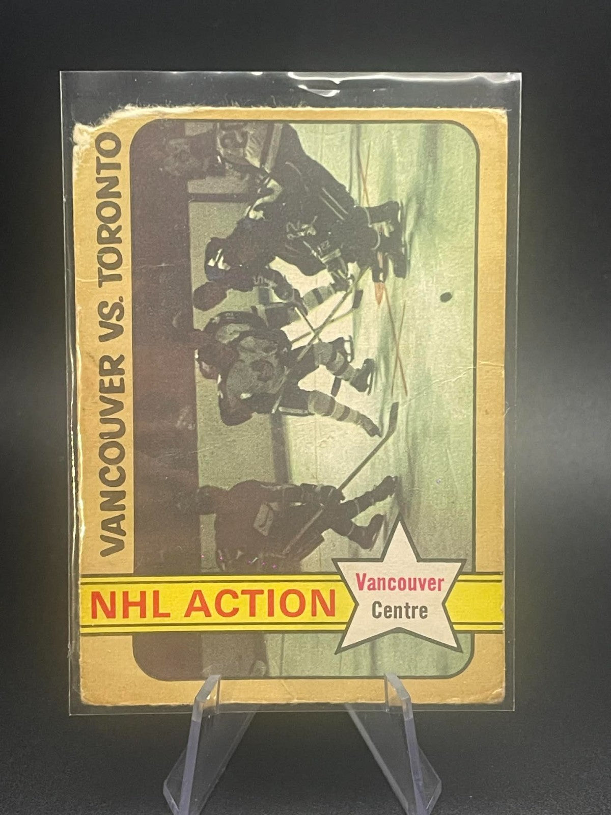 1972-73 OPC NHL ACTION (Vancouver vs Toronto ) # 149 Orland Kurtenbach) REF I