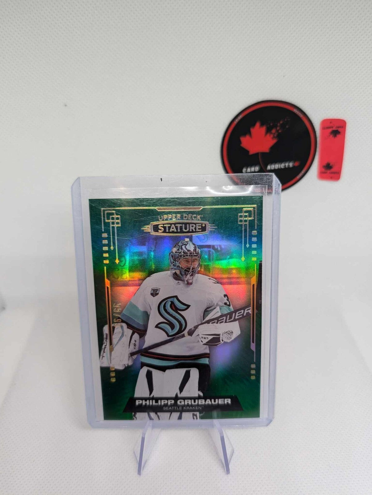 21-22 Upper Deck Stature Photo Variant Green /66 Philipp Grubauer #91