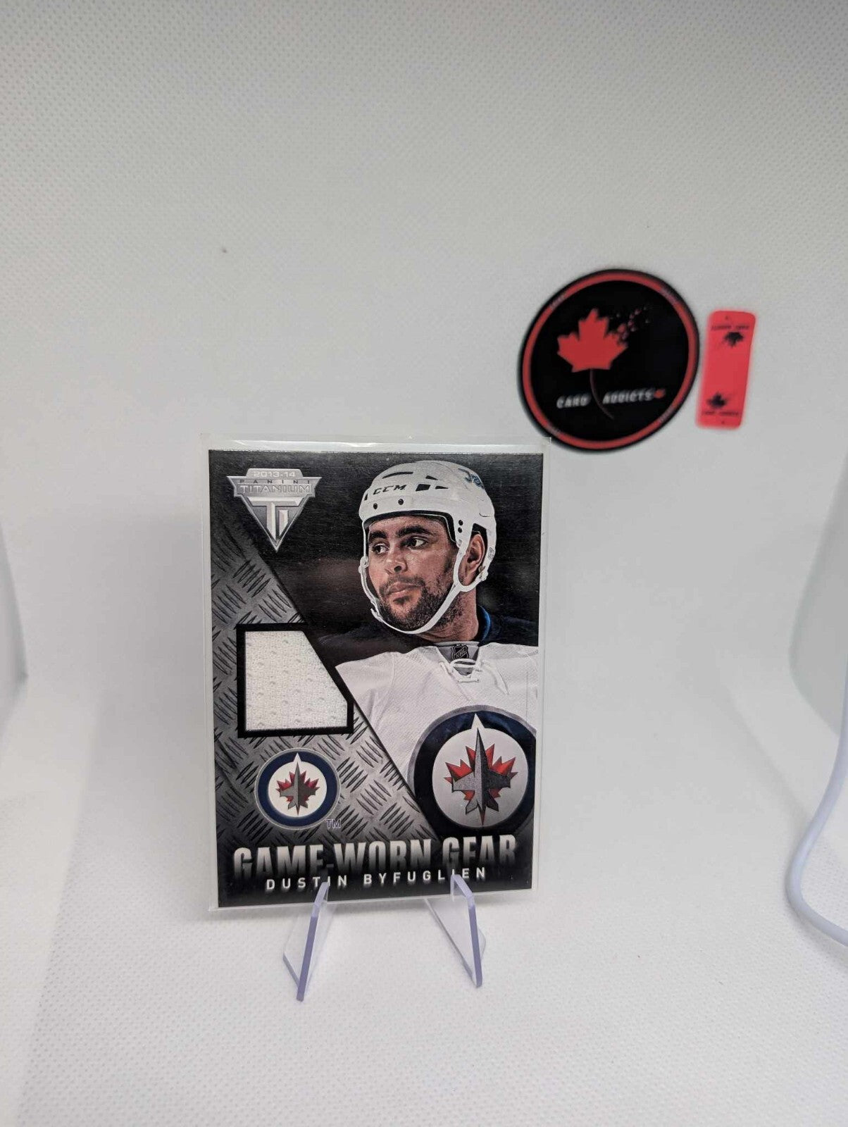 2013-14 Panini Titanium Game-Worn Gear Dustin Byfuglien #GG-DBY