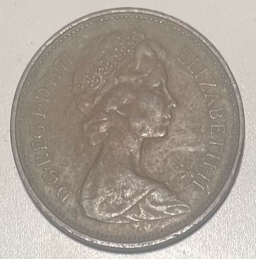 Vintage 1978 2 New Pence Great Britian UK Coin Queen Elizabeth Good Shape REF I
