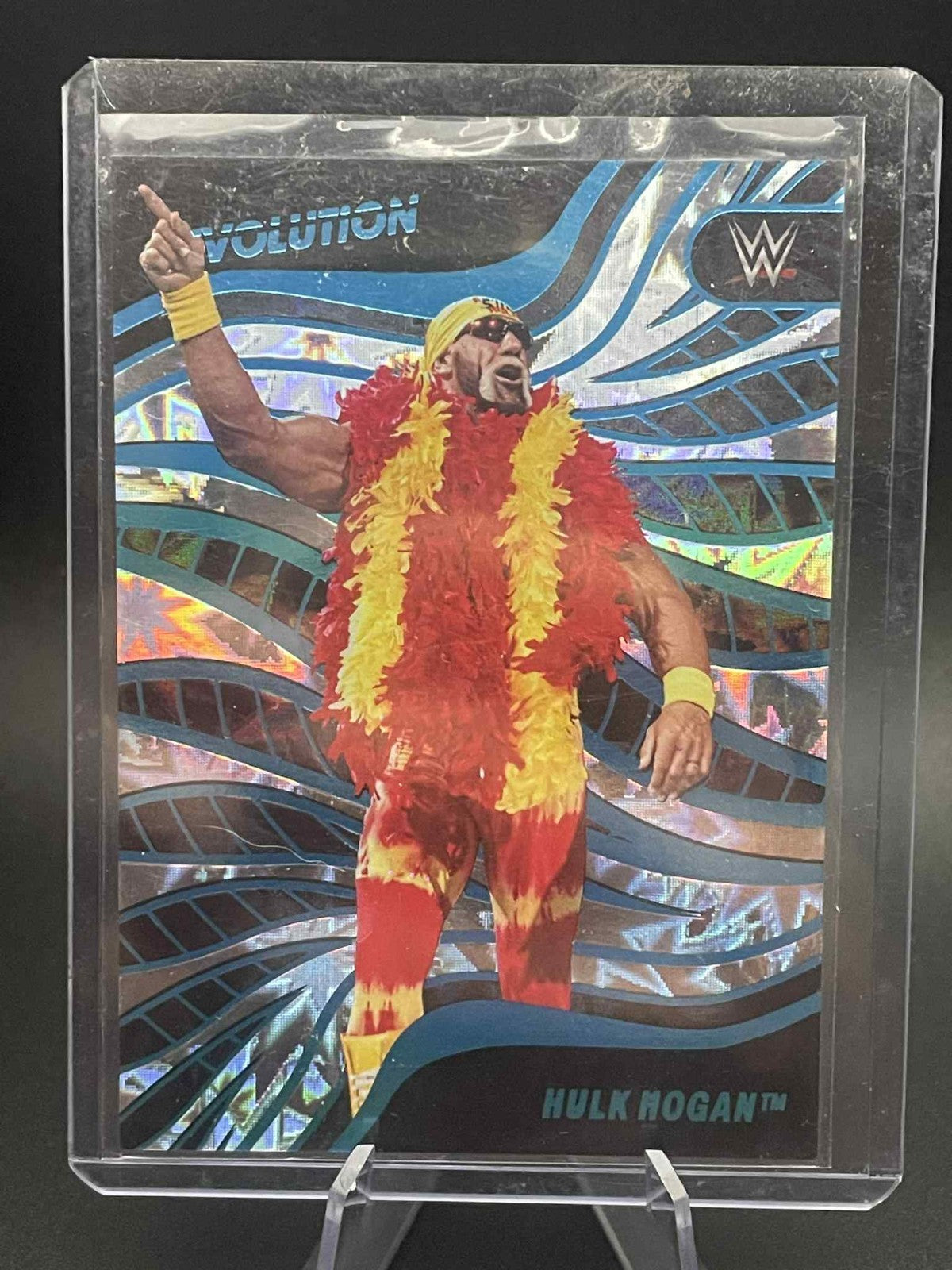 2023 Revolution WWE PRIZM SP HULK HOGAN /199 - Wrestling Legend