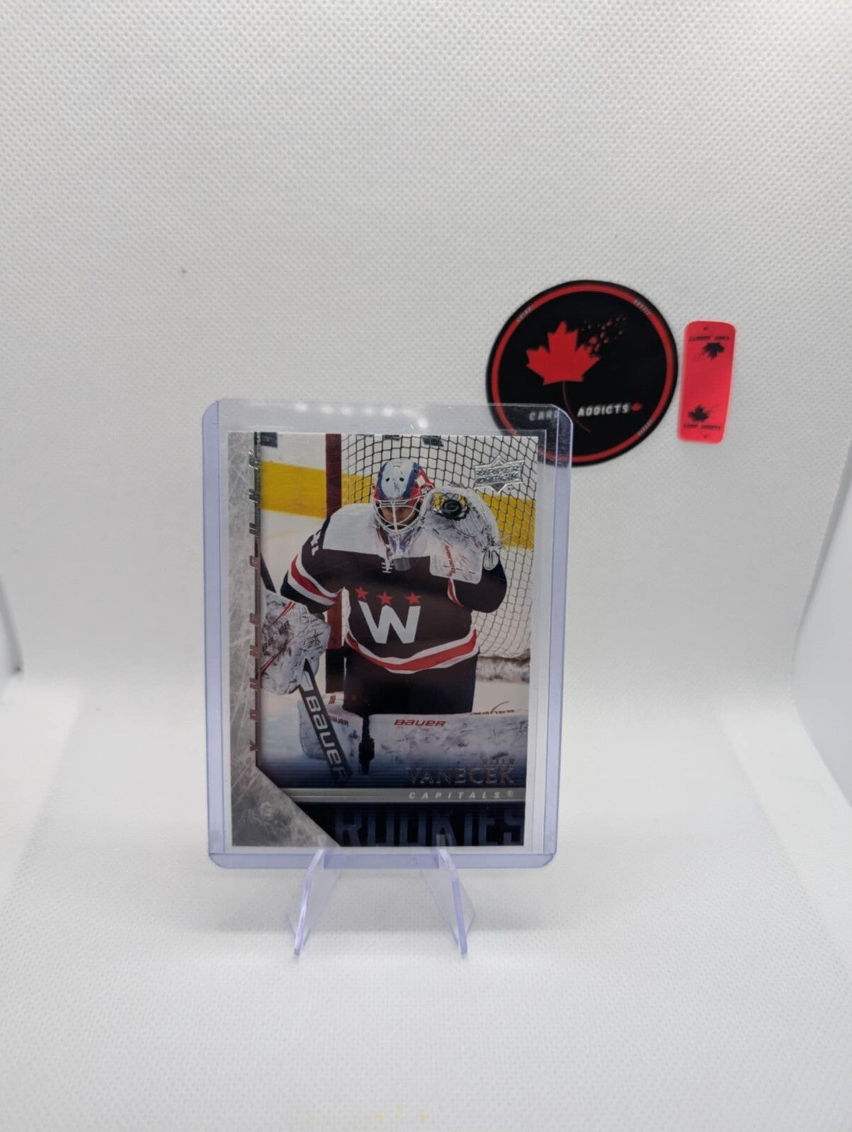 2020-21 Upper Deck Series Extended Retro Young Guns T-83 Vitek Vanecek Capitals
