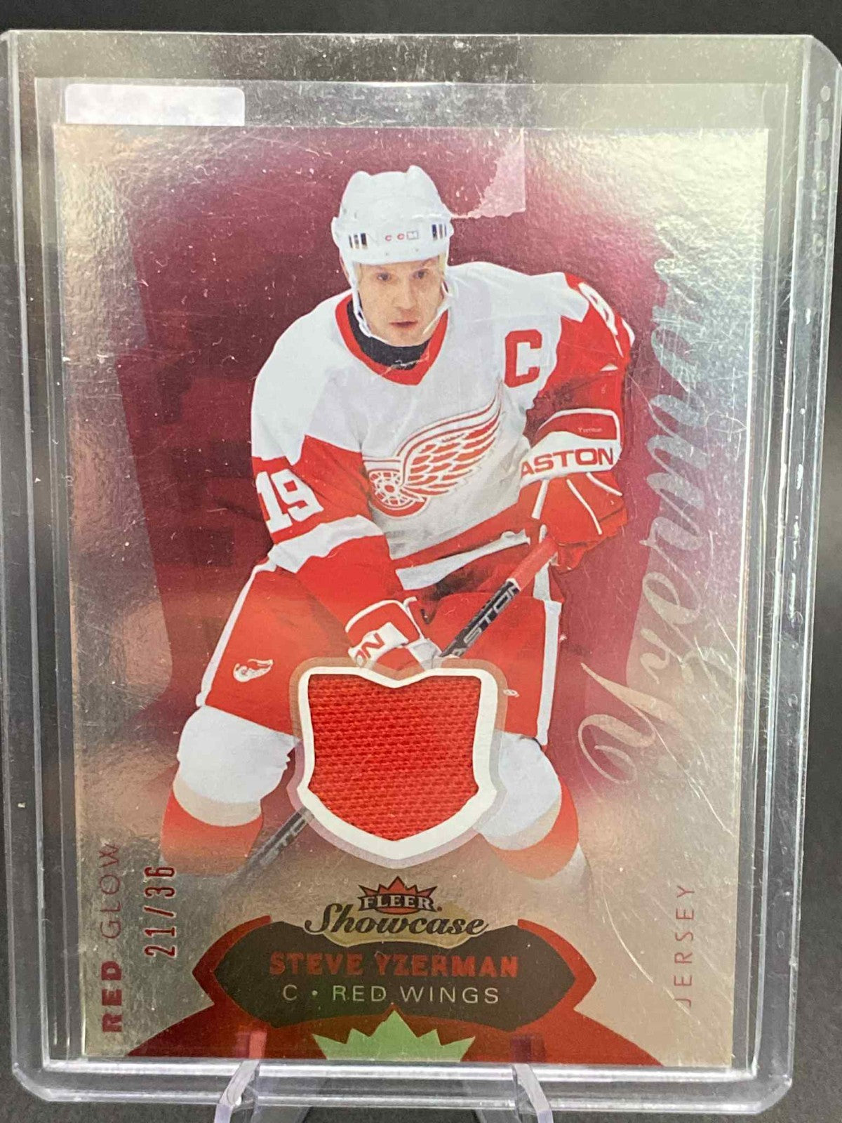 2014-15 Fleer Showcase Red Glow /36 Steve Yzerman #79 HOF Jersey