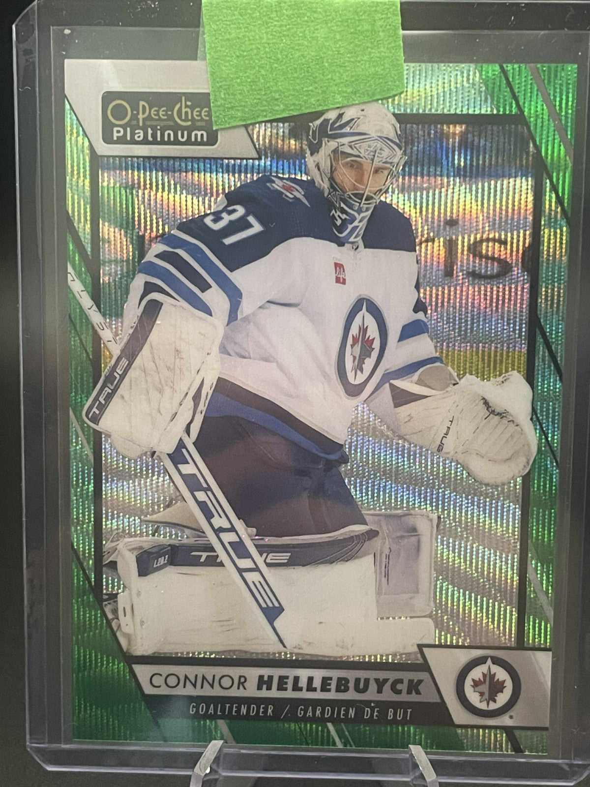 2023-24 O-Pee-Chee Platinum Emerald Surge /10 Connor Hellebuyck #19 RARE SP