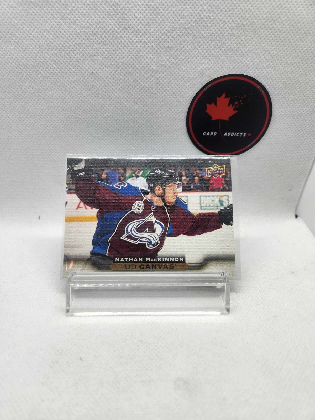 2015-16 UD Nathan MacKinnon Canvas Series 2 Hockey Card