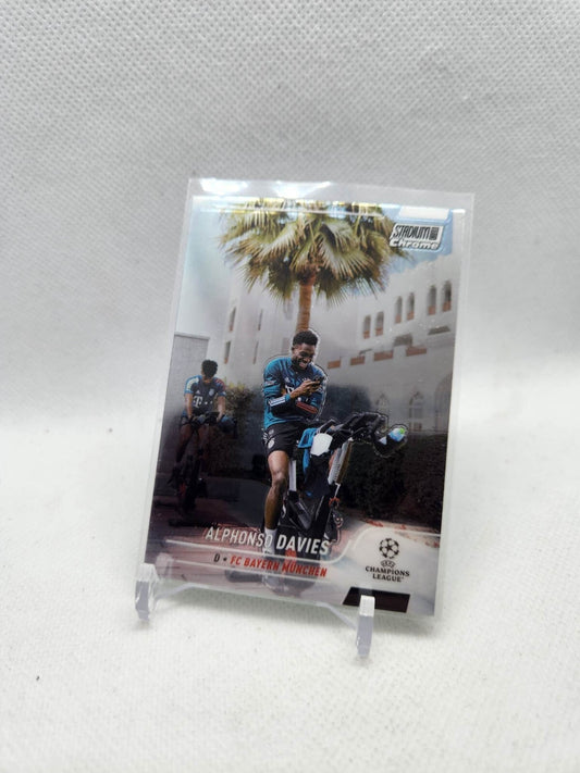 2021-22 Topps Stadium Club Chrome Alphonso Davies