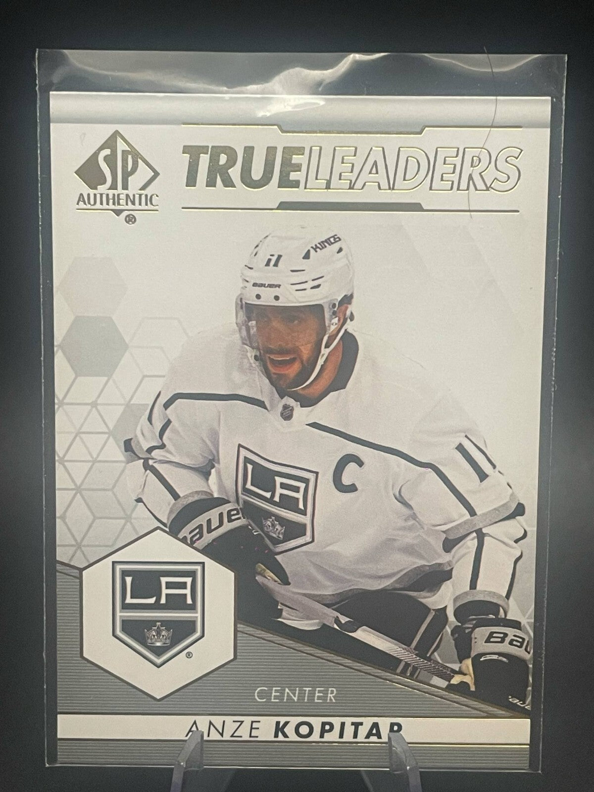 2022-23 Upper Deck Sp Authentic True Leaders TL-20 Anze Kopitar