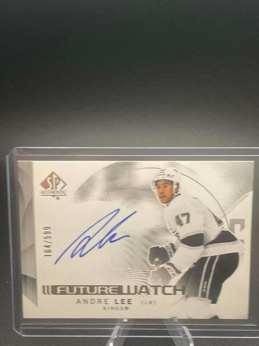 2024-25 SP Authentic Future Watch Auto Horizontal Andre Lee RC /599 LA Kings