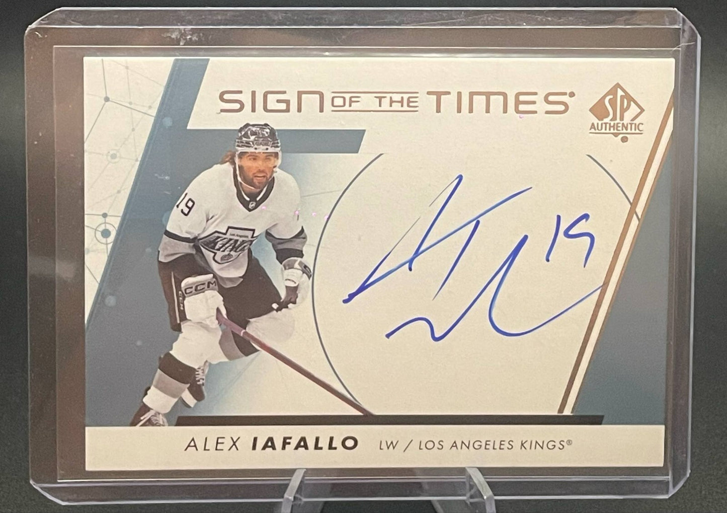 2022-23 Upper Deck Alex Iafallo SP Authentic Sign Of The Times #SOTT-AI Kings
