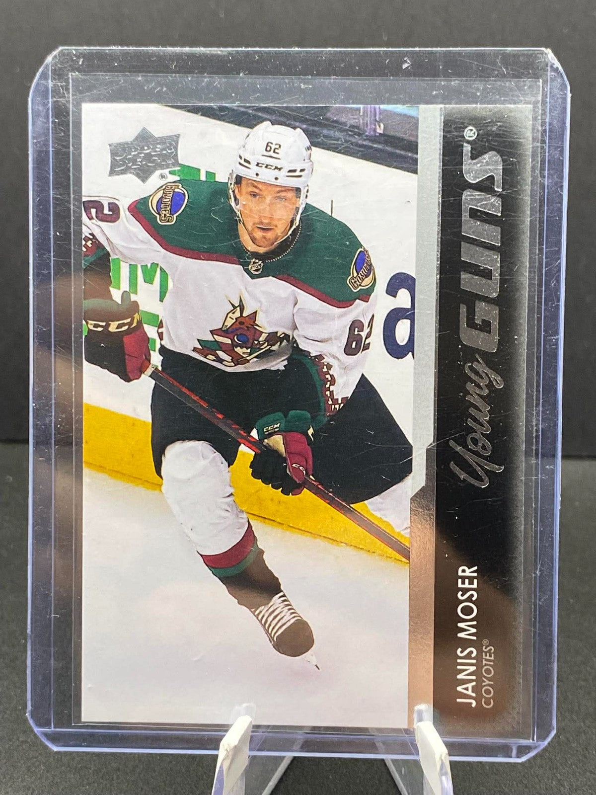 2021-22 Upper Deck Young Guns Hockey Rookie RC #712 Janis Moser
