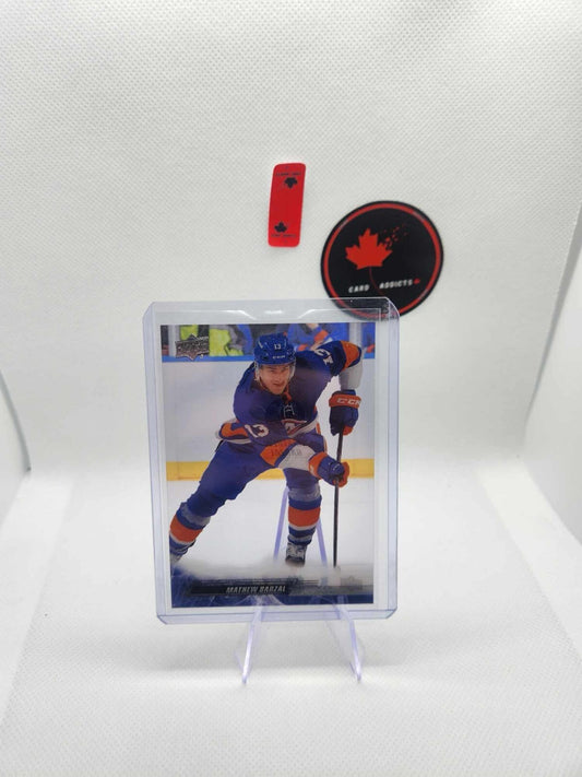 2022-23 Upper Deck Series 2 Base Clear Cut #365 Mathew Barzal