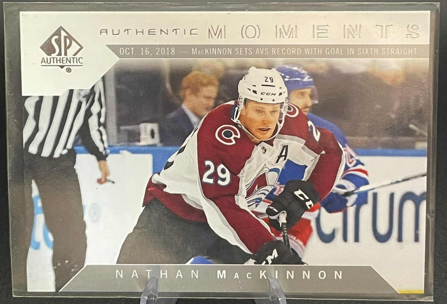 18-19 UD SP Authentic Moments #112 Nathan MacKinnon