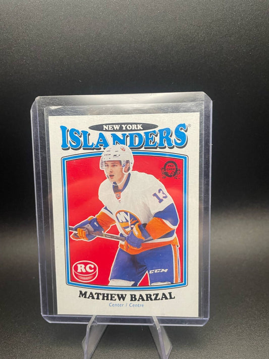 2016-17 OPC O-pee-chee Retro Rookie # 689 Mathew Barzal