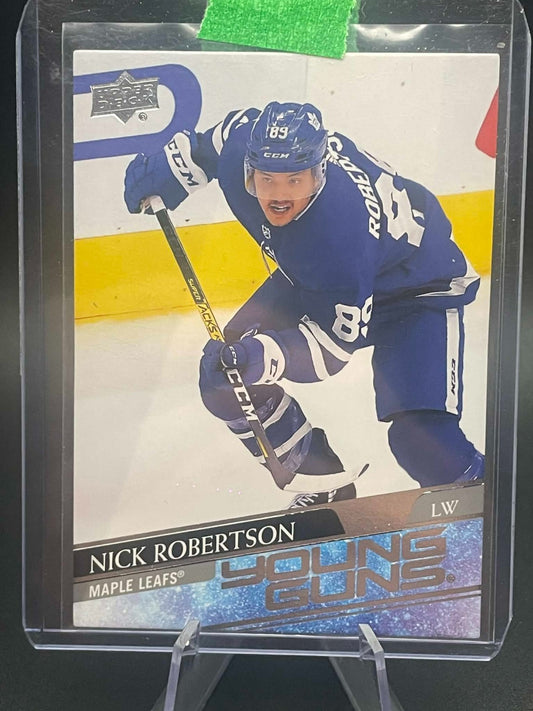 Nick Robertson 2020-21 Upper Deck YOUNG GUNS #237 RC Toronto Maple Leafs NHL