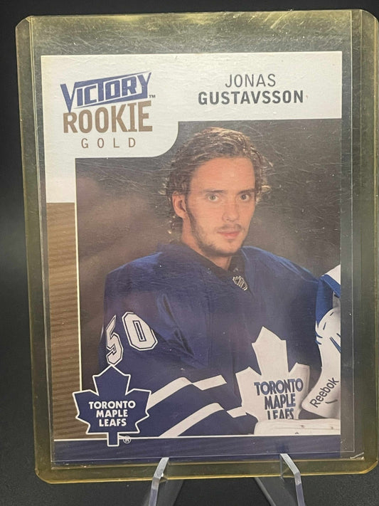 2009-10 UD Victory Jonas Gustavsson Gold Rookie Toronto Maple Leafs REF I