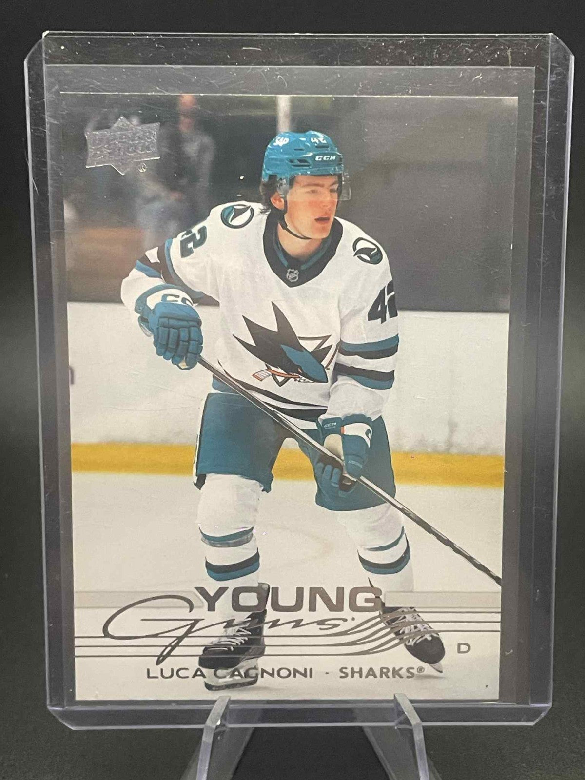 NHL 2025-26 Upper Deck Series 1 Young Guns Luca Cagnoni #213