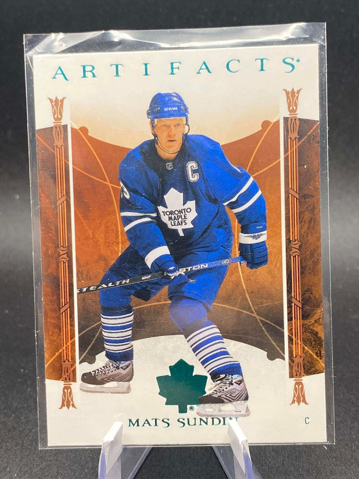 Nils Hoglander Rookie 2021-22 Upper Deck Rookie Retrospective #RR-9 Patch Jersey
