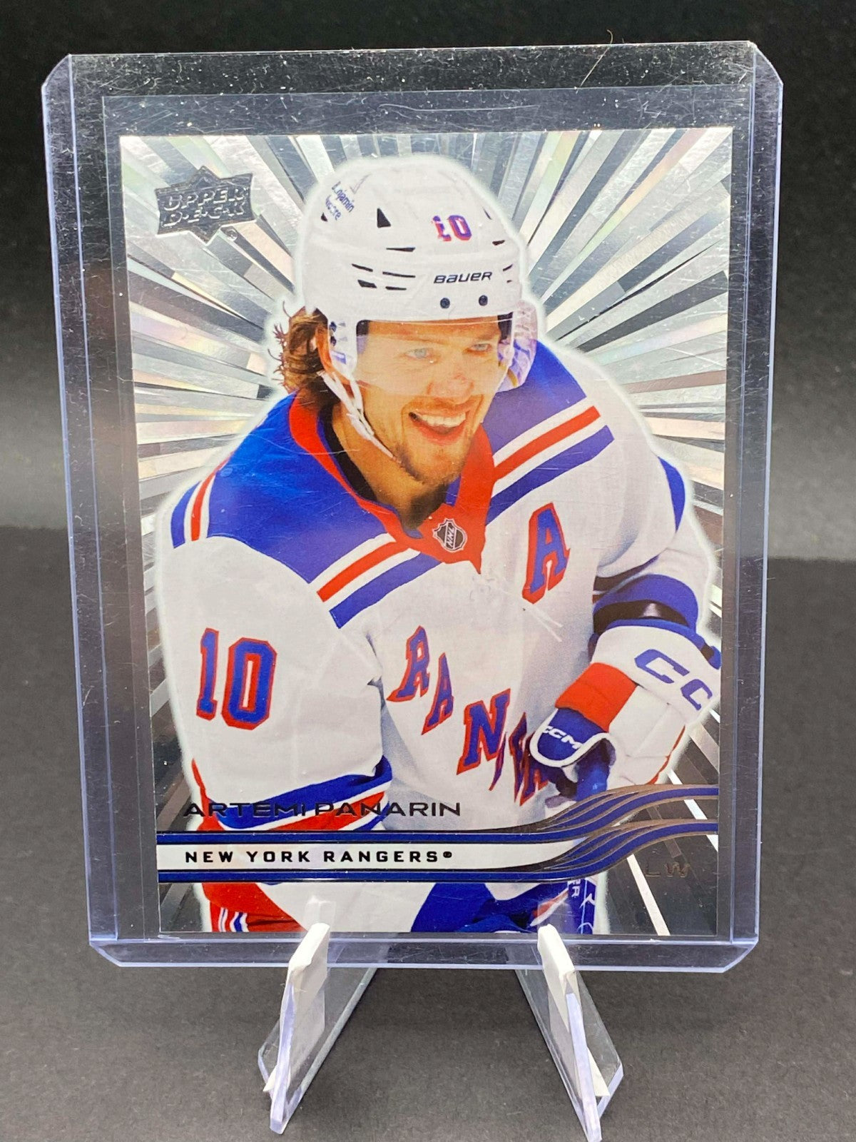 2025-26 Upper Deck Series 1 Outburst Artemi Panarin #112