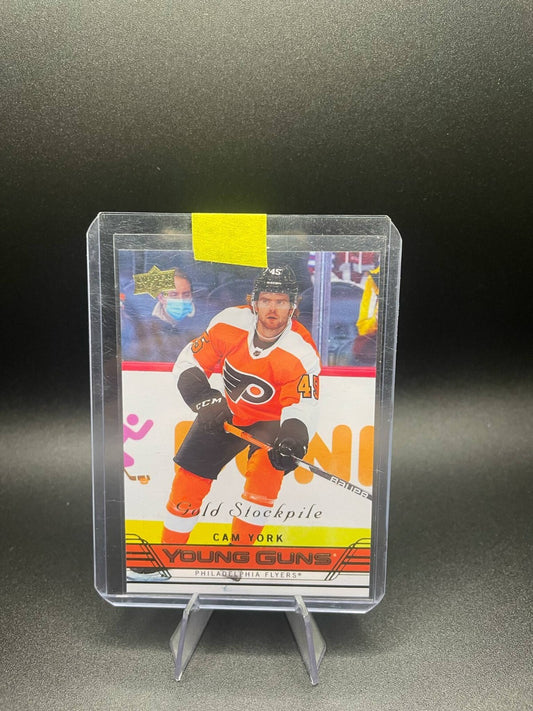 2021-22 UD YOUNG GUNS ROOKIE RETRO 'GOLD STOCKPILE' SP CAM YORK FLYERS