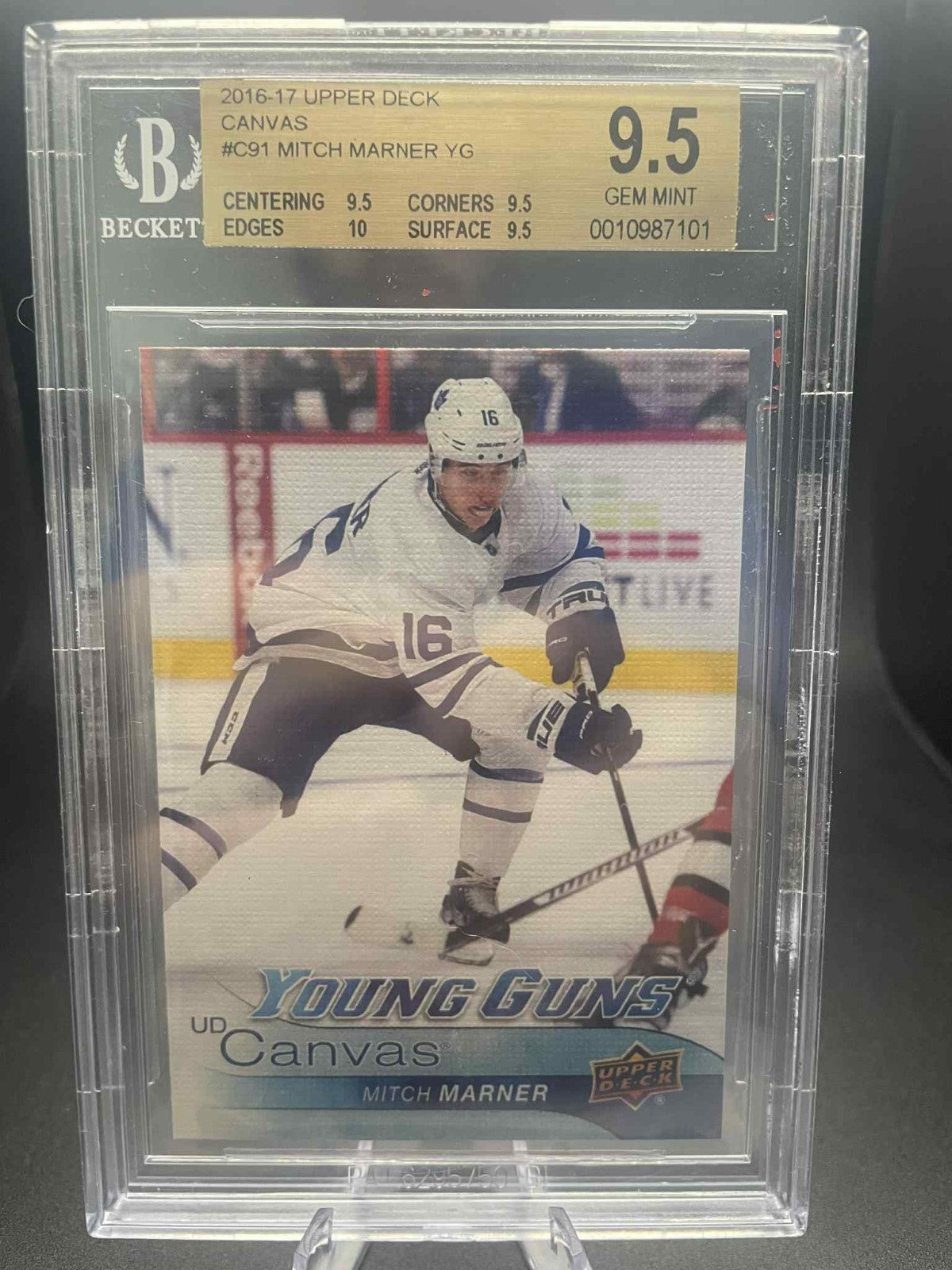 2016-17 Upper Deck UD Canvas Young Guns BGS 9.5 Mitch Marner Toronto Maple Leafs