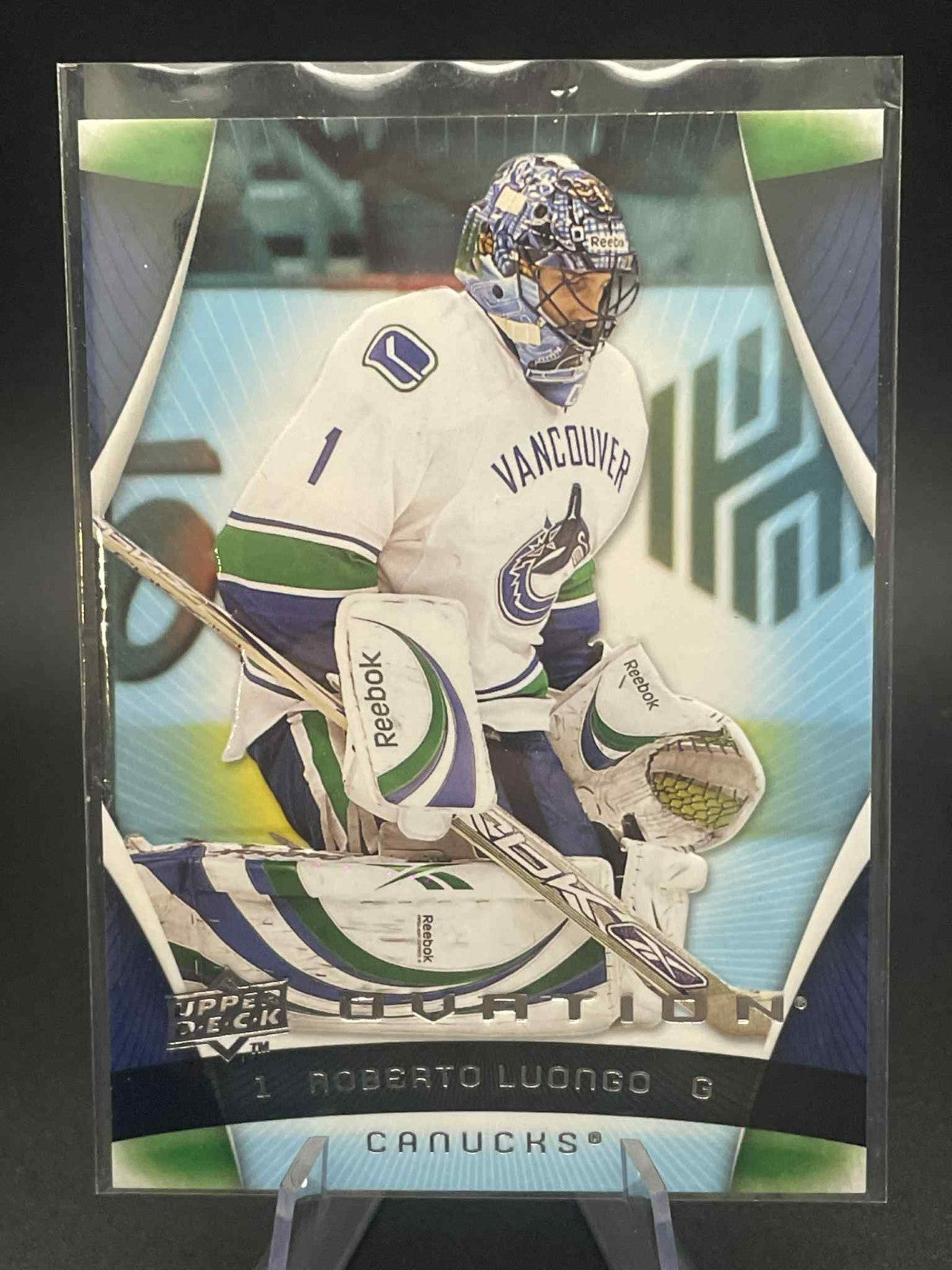 2009-10 Upper Deck Ovation Roberto Luongo #145 REF I
